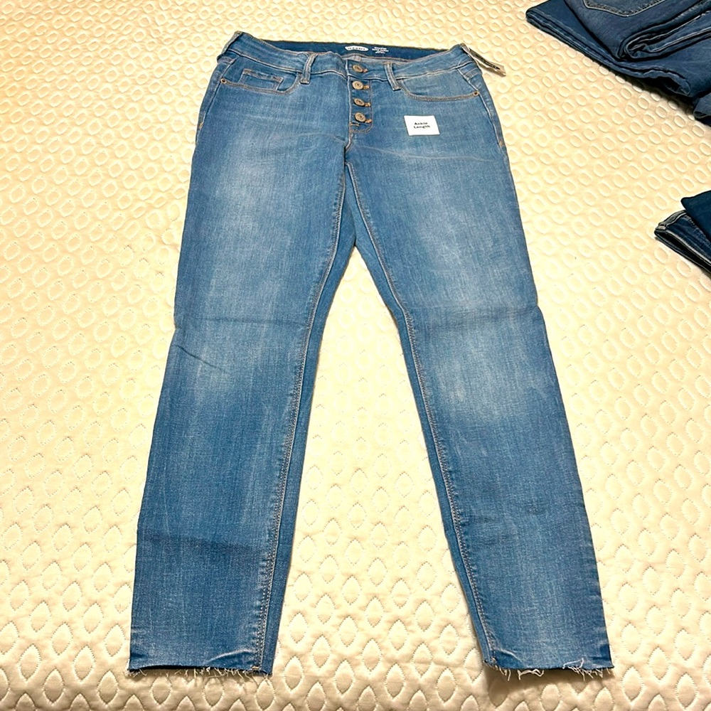 NWT Old Navy mid-rise ankle length rockstar raw edge skinny jeans button fly